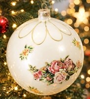 Eksklusiv mundblæst hvid julekugle til juletræet